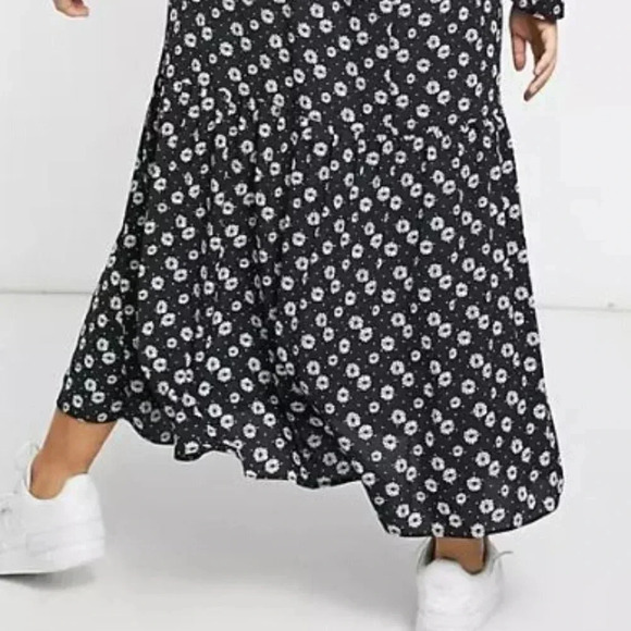 ASOS | Curve Long Sleeve Tiered Smock Midi Dress in Black &  White Floral Print - Picture 9 of 15